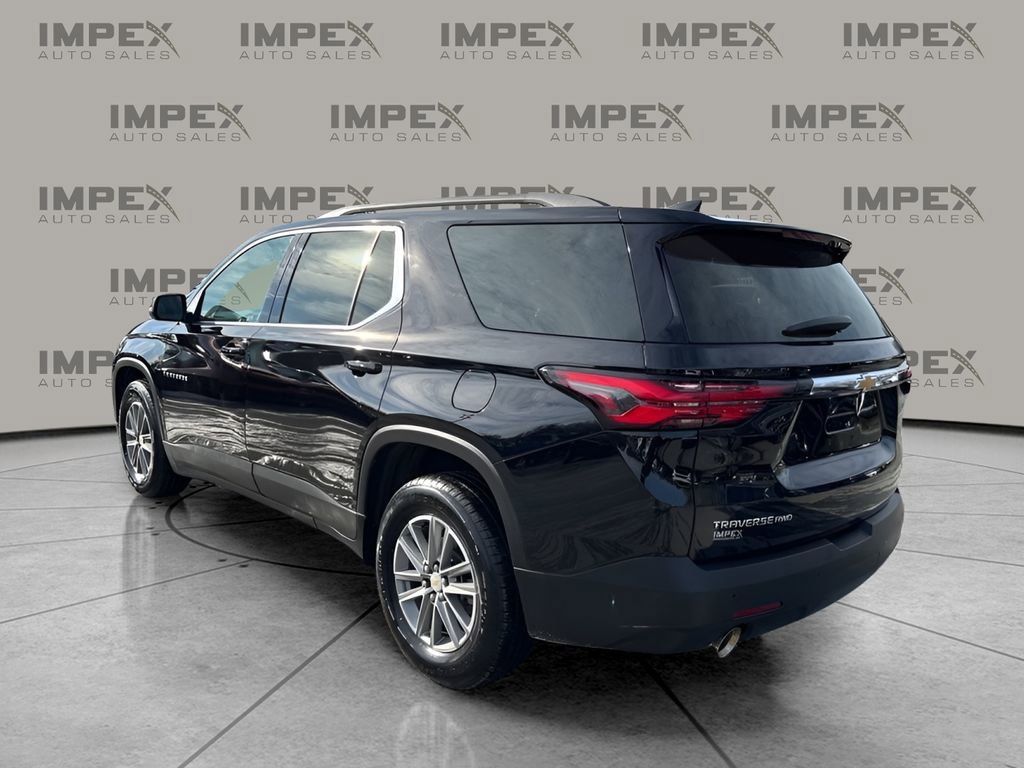 Used 2022 Chevrolet Traverse LT image 3