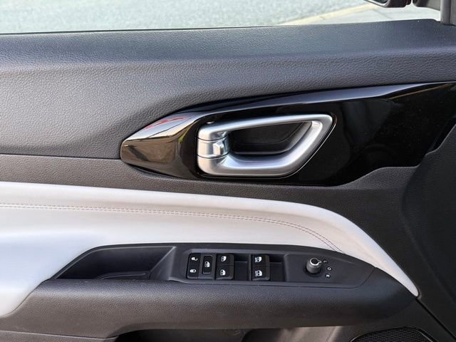 Used 2025 Jeep Compass Limited image 15