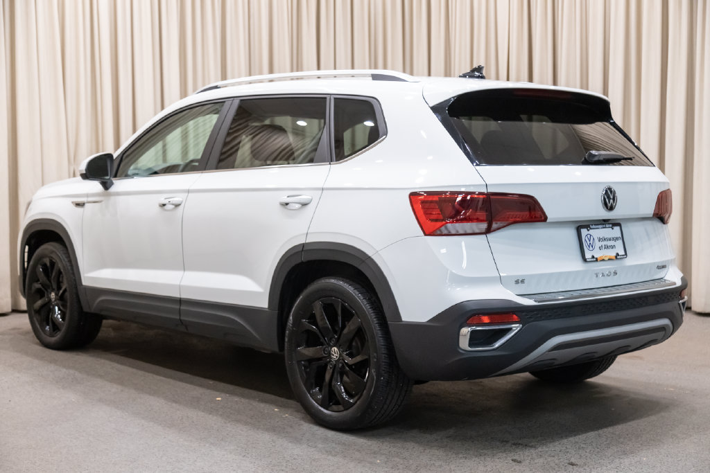 Used 2023 Volkswagen Taos SE w/ Panoramic Sunroof Package AWD/4WD image 5