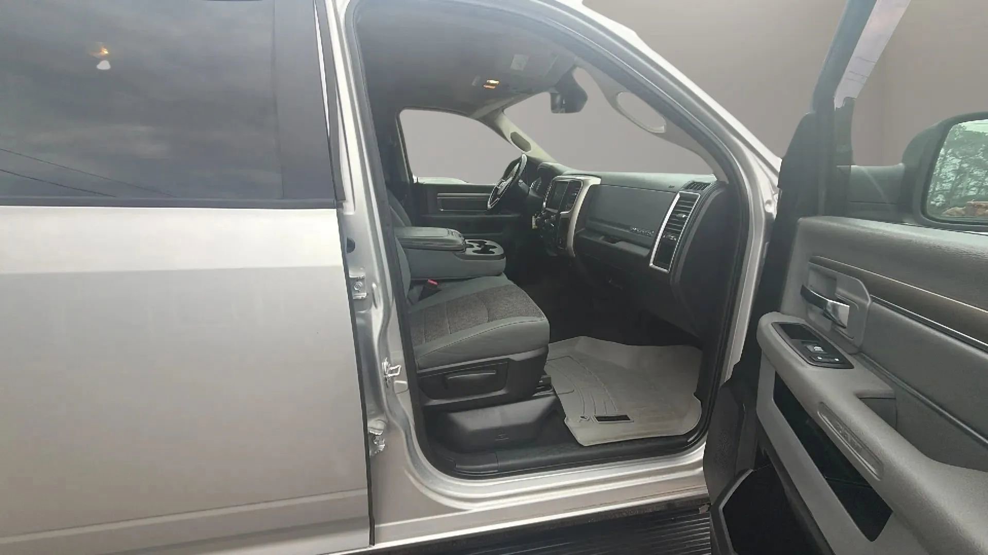 Used 2018 RAM 1500 Big Horn image 15