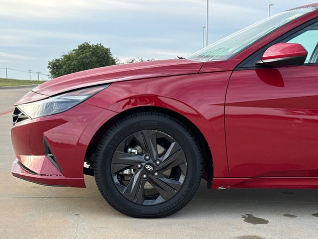 Used 2021 Hyundai Elantra SEL FWD image 5