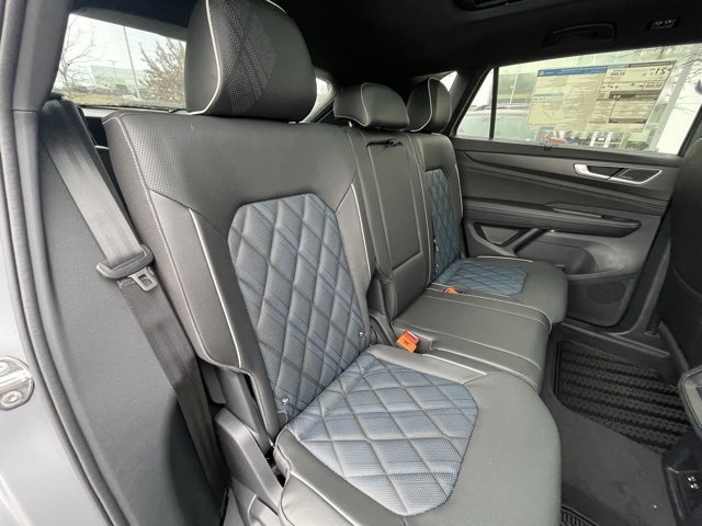 New 2025 Volkswagen Atlas Cross Sport SEL Premium R-Line image 27
