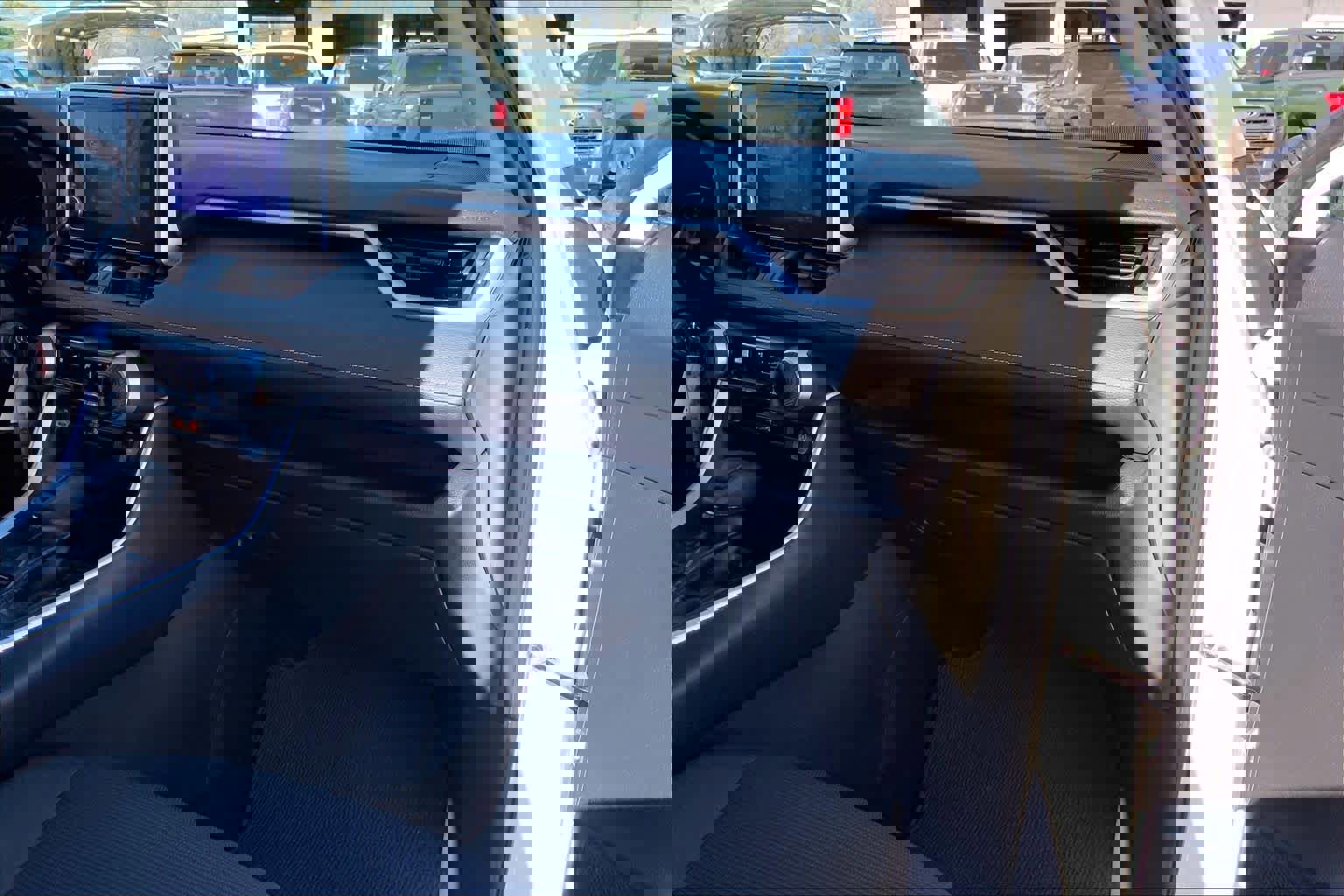 Used 2024 Toyota RAV4 LE image 17