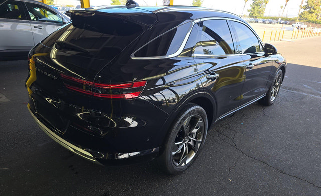 Used 2024 Genesis Electrified GV70 AWD/4WD image 3