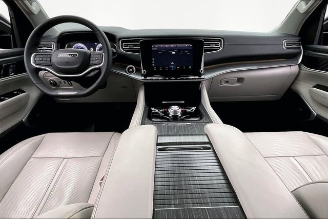 Used 2024 Jeep Wagoneer L Series II w/ Flexible Seating Group image 7