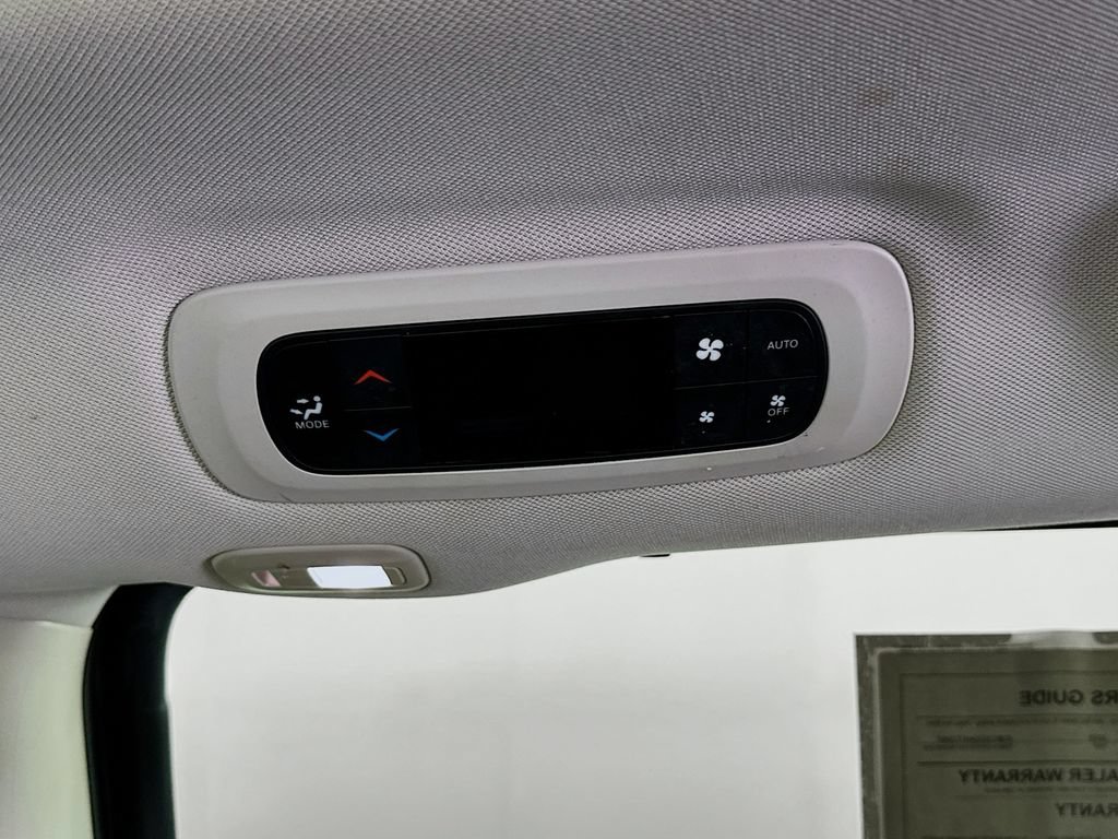 Used 2019 Chrysler Pacifica Limited FWD image 34