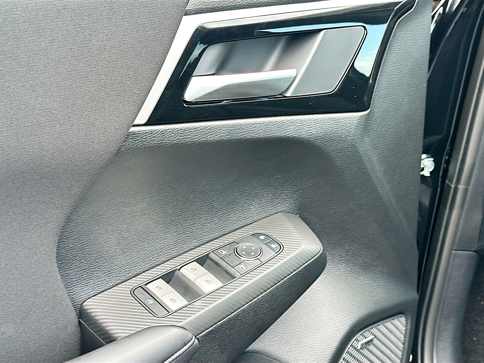 New 2026 Mitsubishi Outlander ES image 13