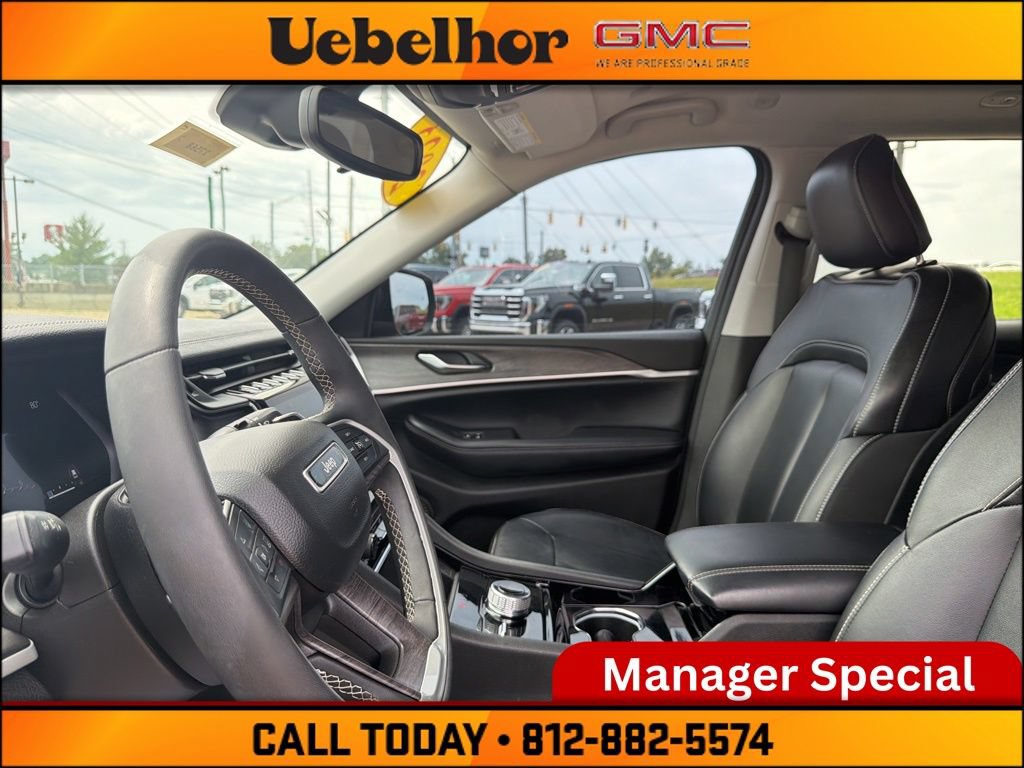 Used 2023 Jeep Grand Cherokee Limited w/ Trailer Tow Prep Group (B) AWD/4WD image 22