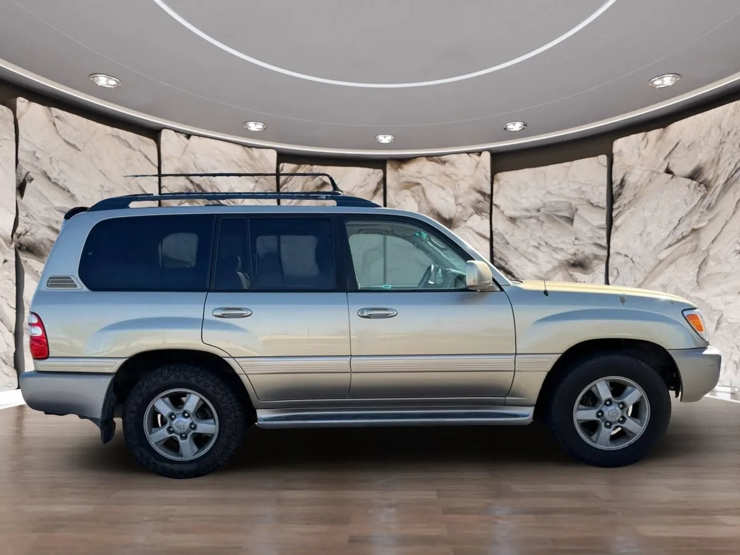 Used 2004 Toyota Land Cruiser w/ Convenience Pkg AWD/4WD image 4
