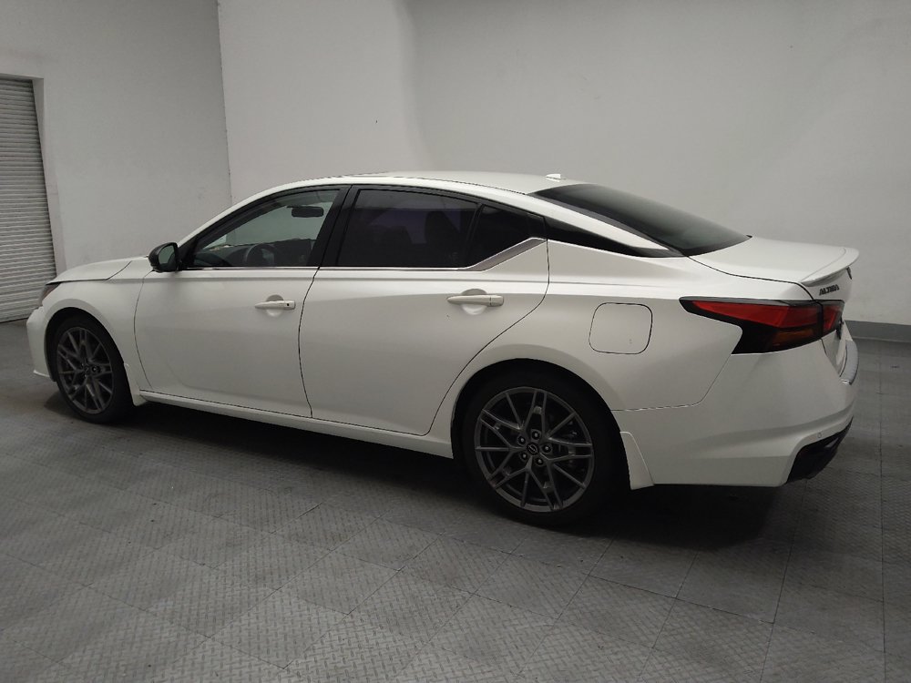 Used 2023 Nissan Altima 2.0 SR FWD image 3
