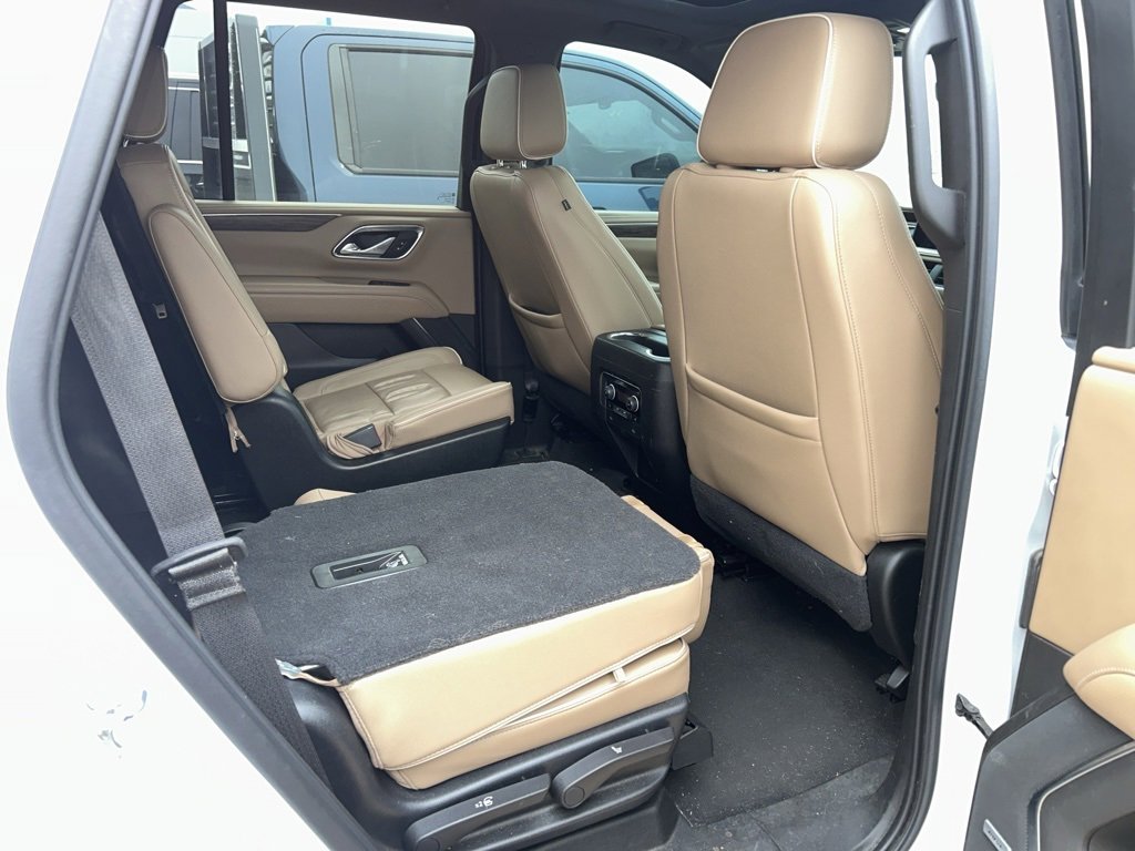 Used 2021 Chevrolet Tahoe Premier w/ Premium Package image 4