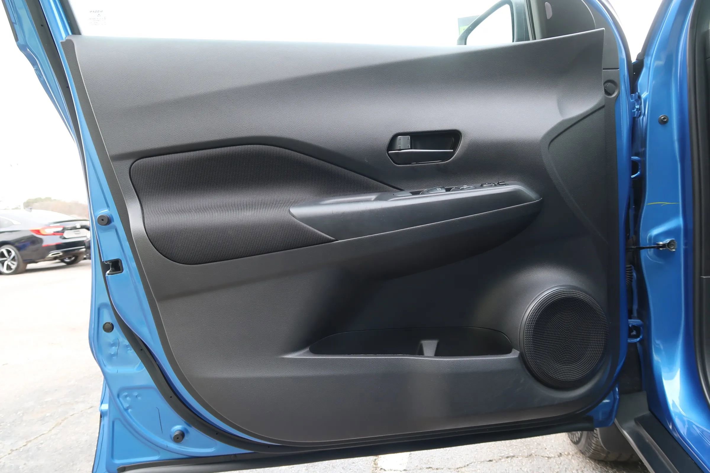 Used 2024 Nissan Kicks S image 40