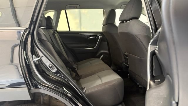 Used 2025 Toyota RAV4 XLE FWD image 24