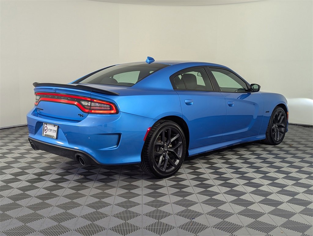 Used 2023 Dodge Charger R/T w/ Blacktop Package image 5