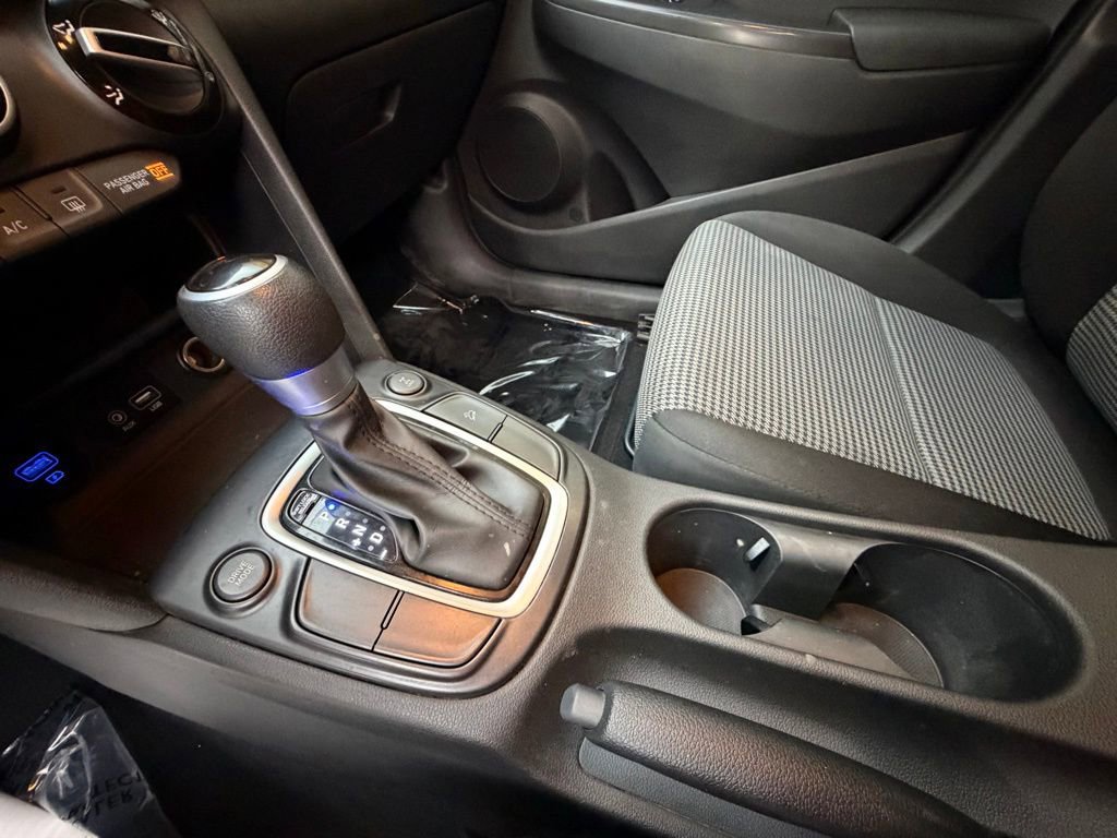 Used 2020 Hyundai Kona SE w/ Cargo Package image 19