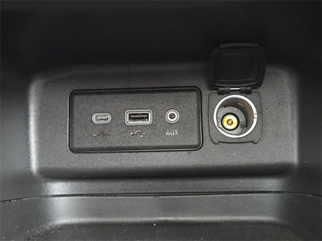 Used 2023 Chevrolet Equinox RS w/ LPO, Floor Liner Package image 8