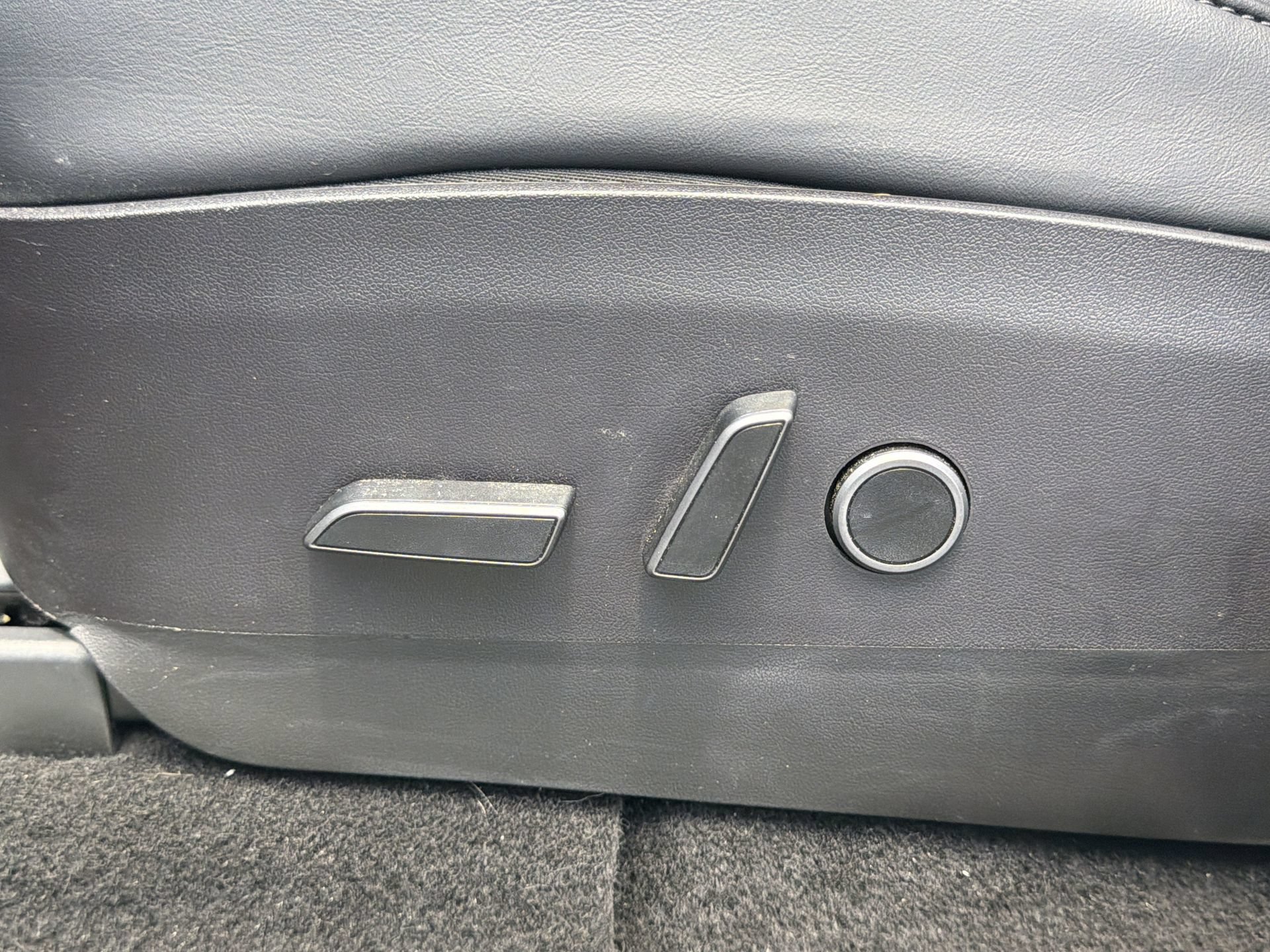 Used 2021 Tesla Model Y Performance AWD/4WD image 27