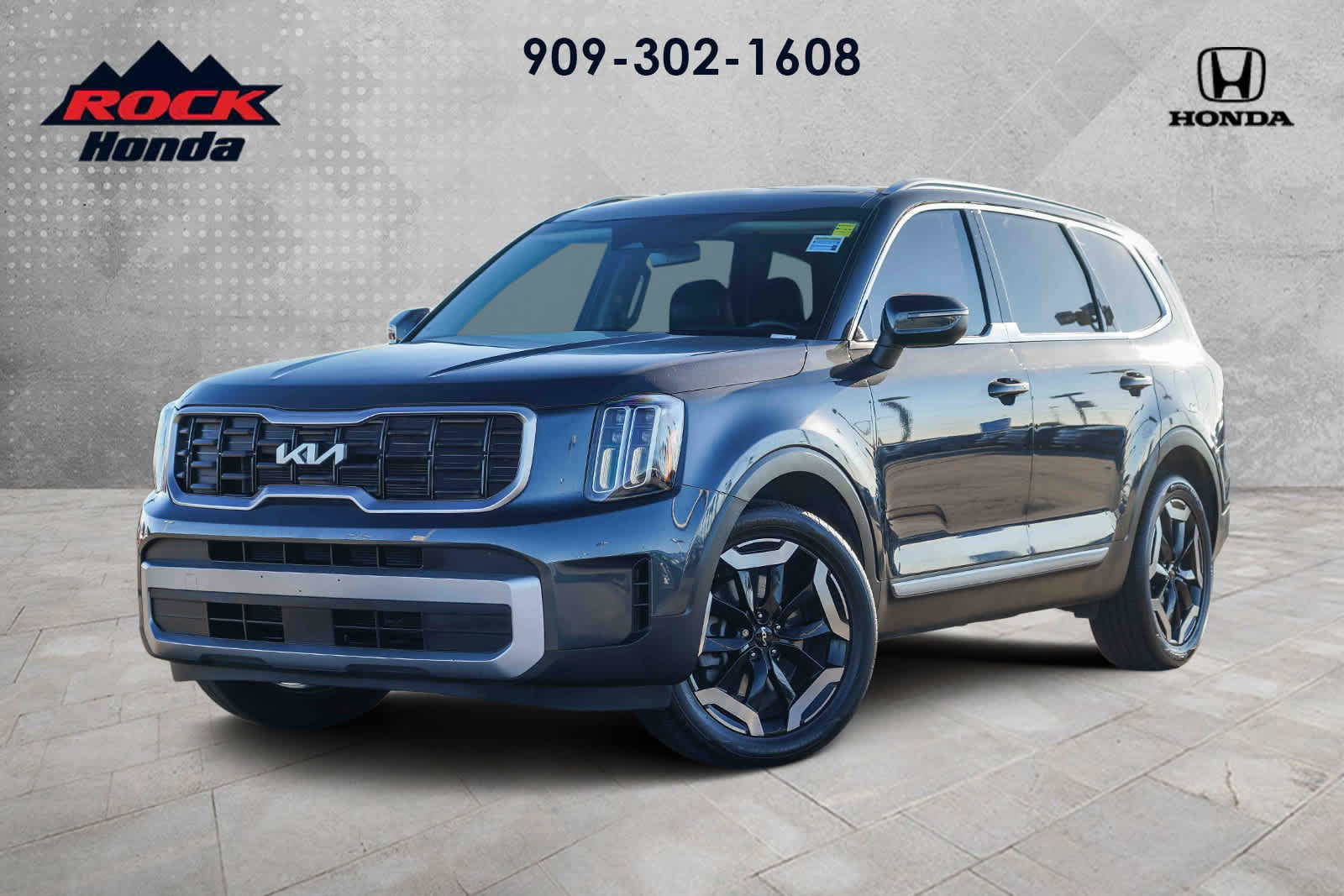 Used 2023 Kia Telluride S image 1