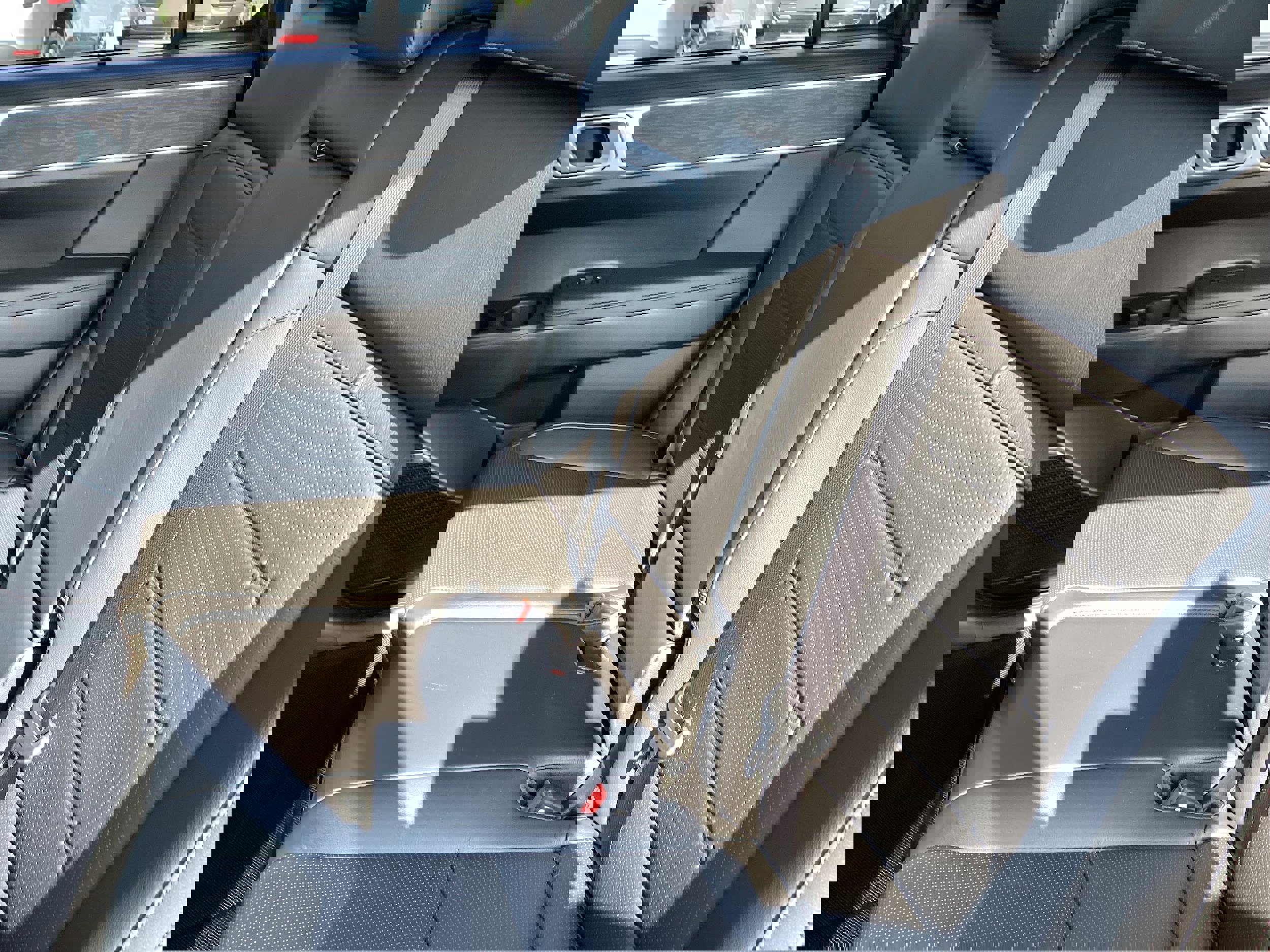 Used 2024 Hyundai Santa Fe Limited image 13