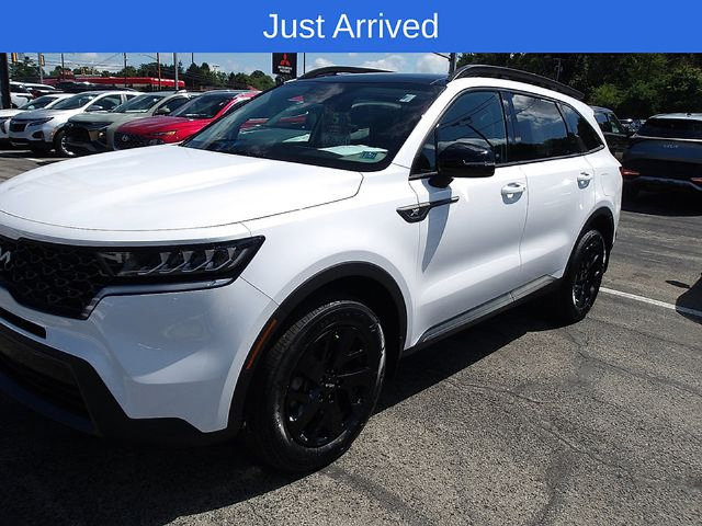 Used 2023 Kia Sorento S w/ Panoramic Sunroof Package AWD/4WD image 3