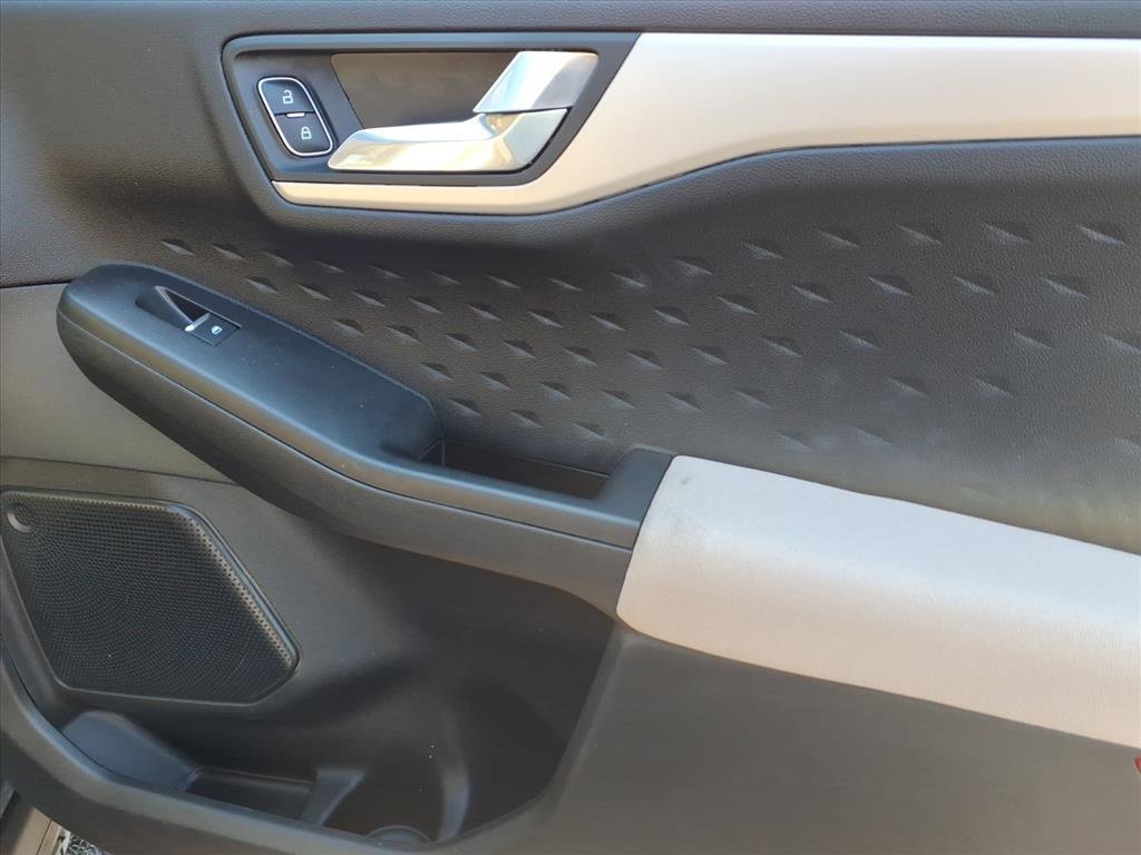 Certified 2020 Ford Escape SE image 8