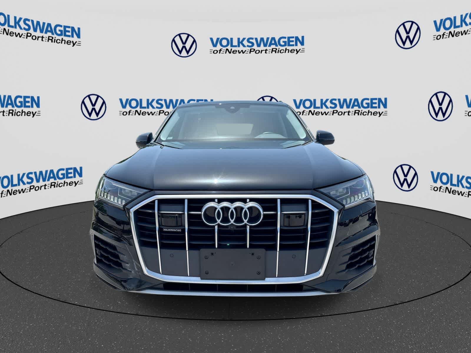 Used 2023 Audi Q7 3.0T Premium w/ Convenience Package AWD/4WD image 17