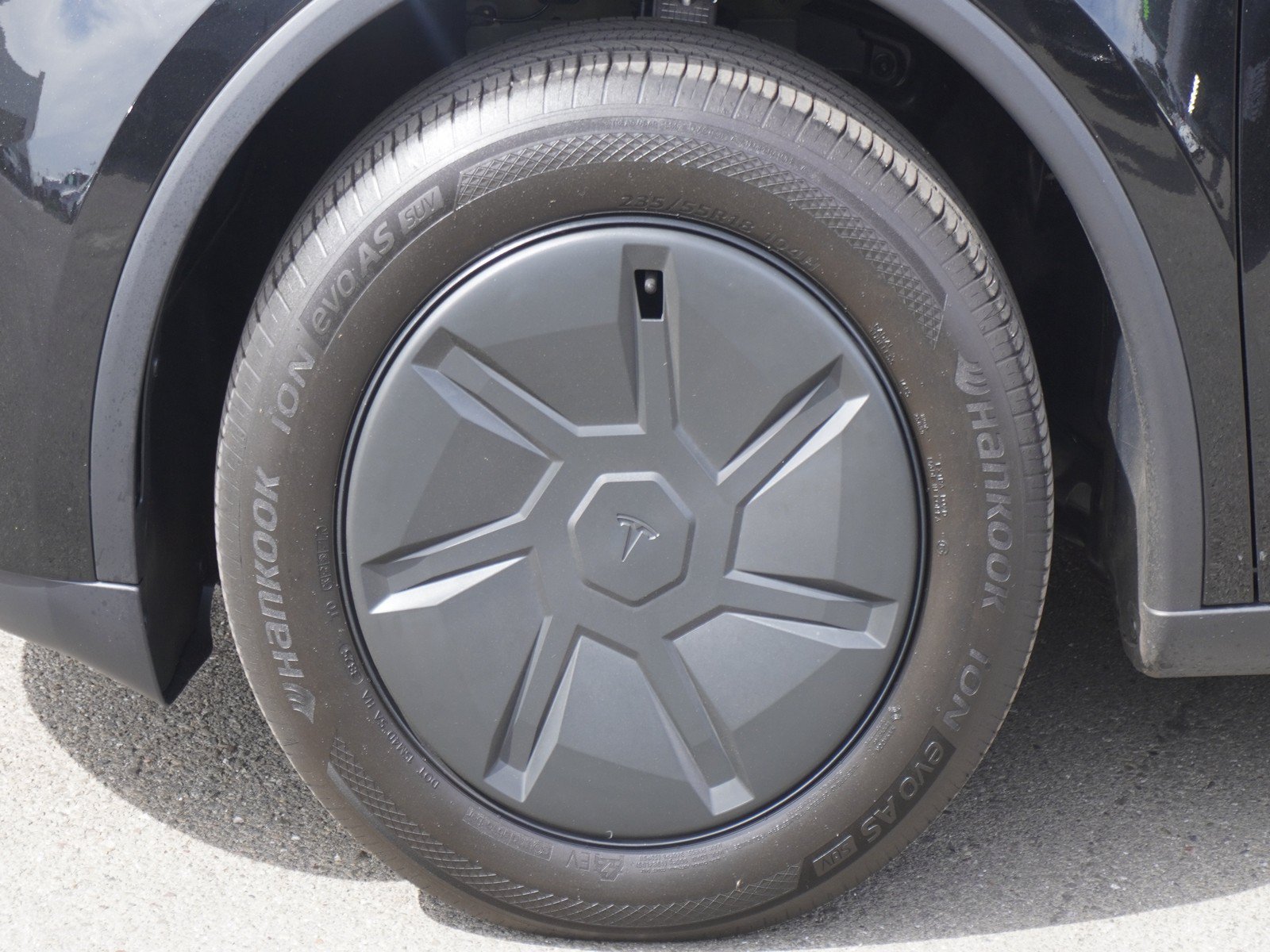 Used 2026 Tesla Model Y 2WD image 7