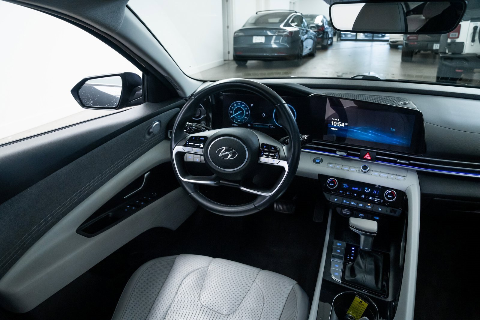 Used 2021 Hyundai Elantra Limited image 10