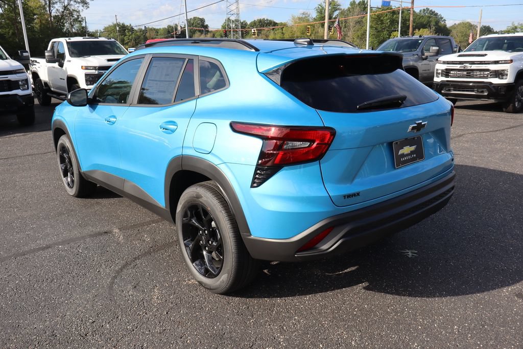 New 2026 Chevrolet Trax LT w/ Midnight Edition FWD image 3