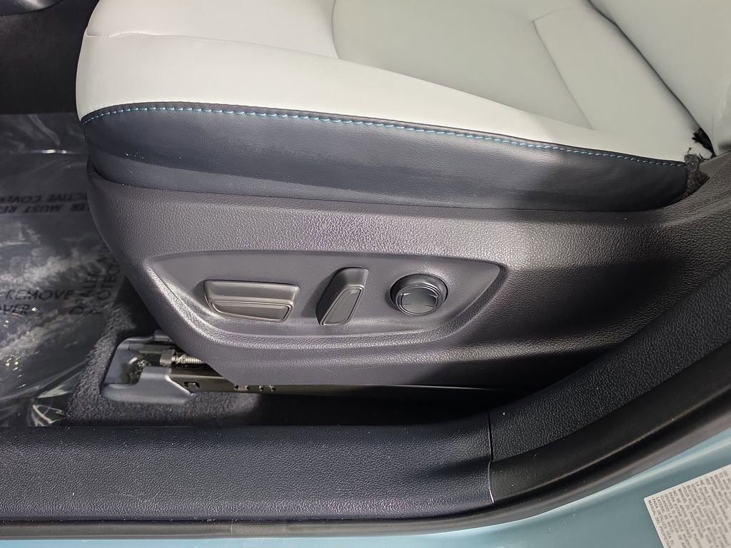 Used 2019 Toyota Prius XLE FWD image 9