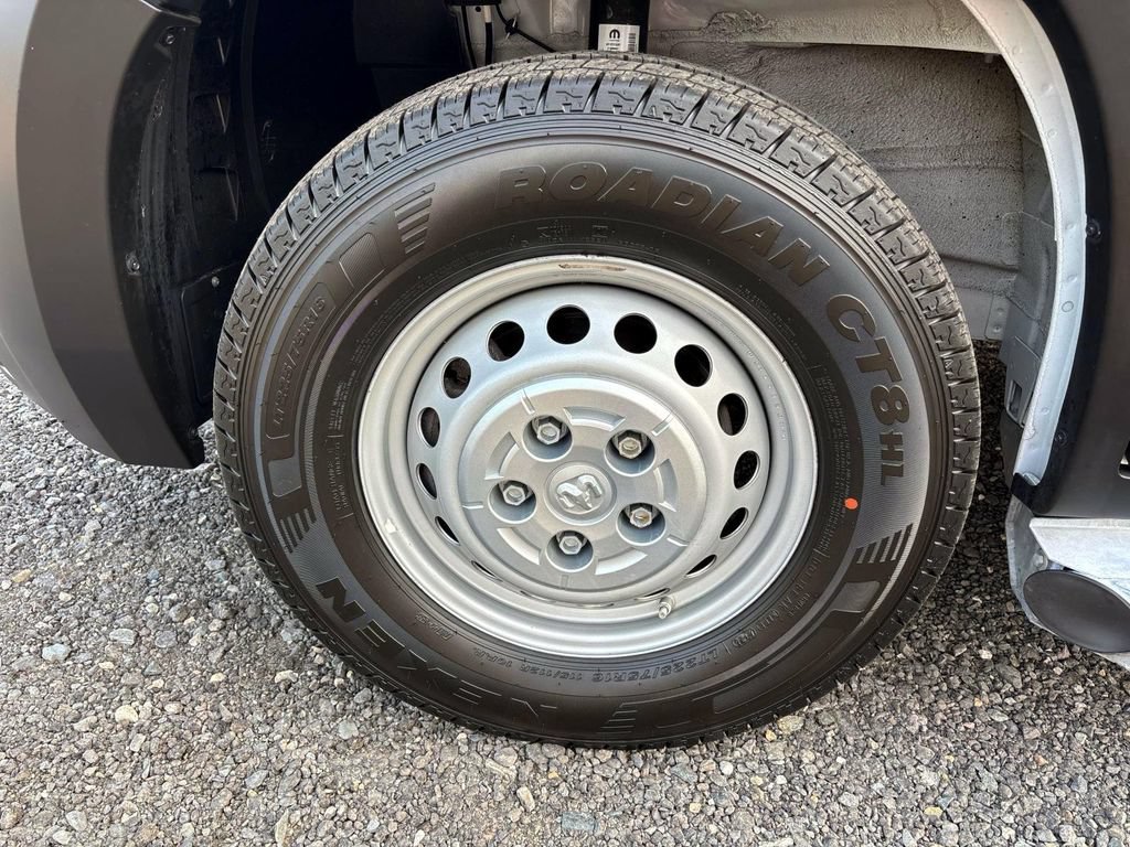 Used 2025 RAM ProMaster 2500 w/ U-Haul Equipment Group FWD image 7