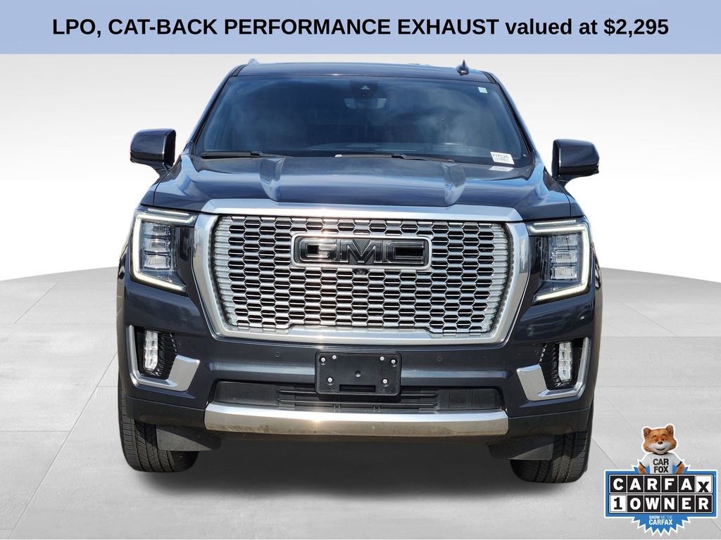 Used 2022 GMC Yukon XL Denali w/ Denali Premium Package image 3