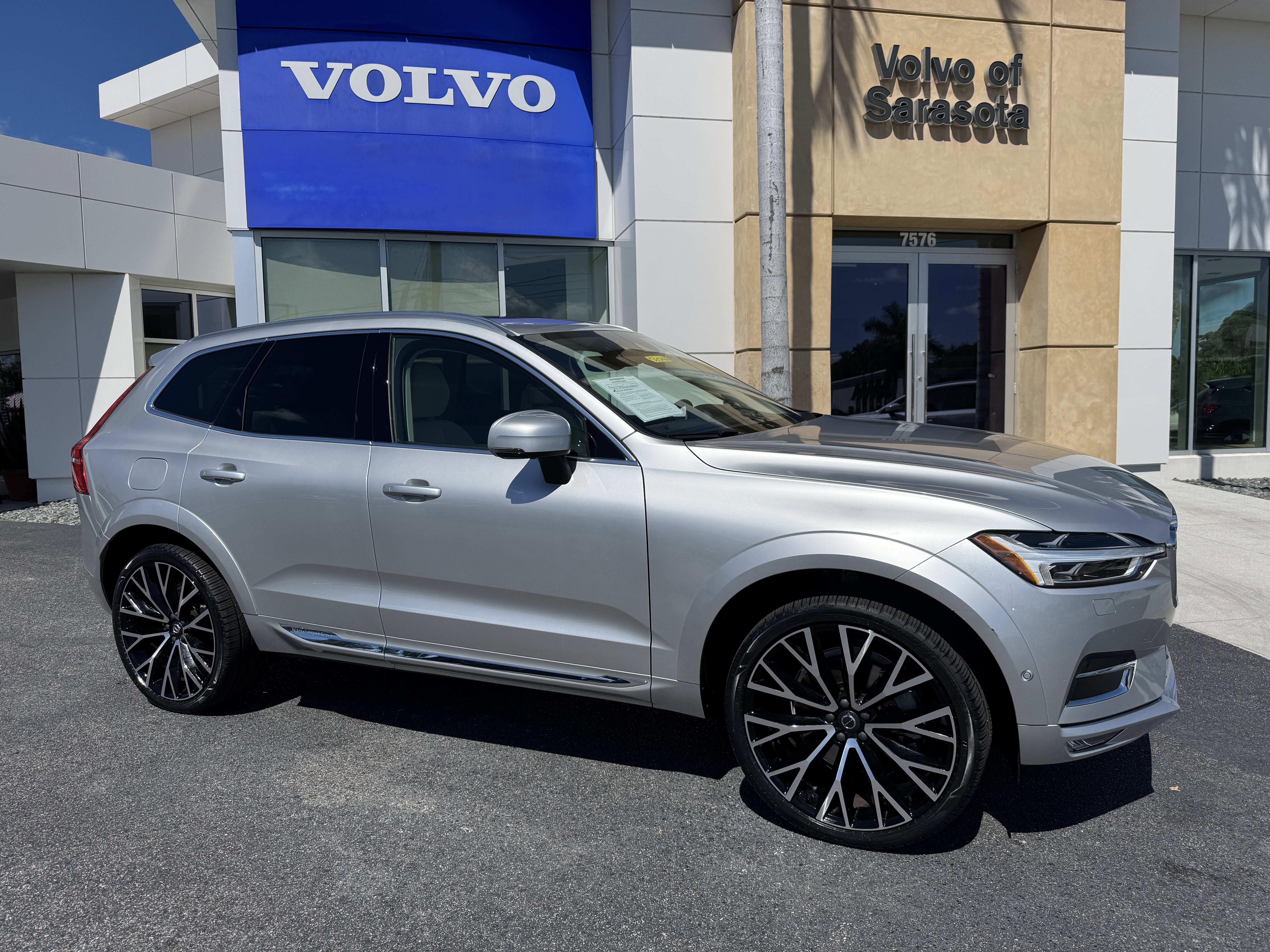 Used 2018 Volvo XC60 T6 Inscription w/ Luxury Seat Package