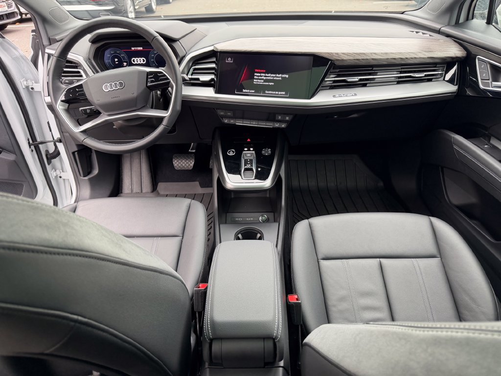 Used 2024 Audi Q4 e-tron Premium AWD/4WD image 18