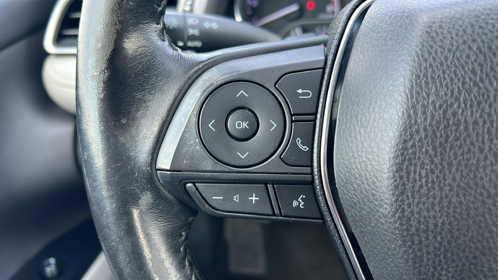 Used 2019 Toyota Camry SE w/ Convenience Package FWD image 17