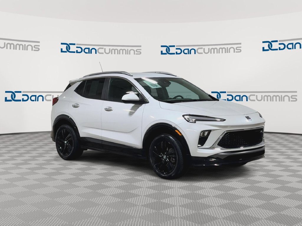 Used 2024 Buick Encore GX Sport Touring AWD/4WD image 2