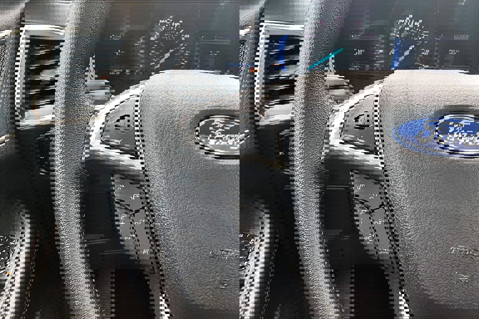 Used 2024 Ford Edge SEL w/ Convenience Package image 22