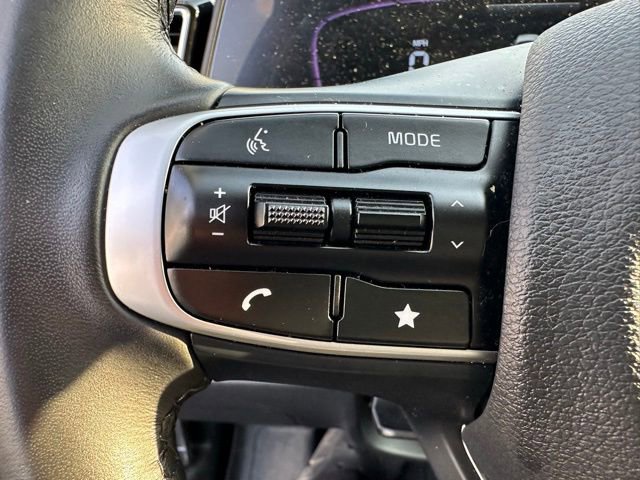 Used 2025 Kia Sportage EX image 19