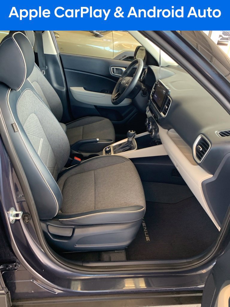 Certified 2022 Hyundai Venue Limited FWD image 14