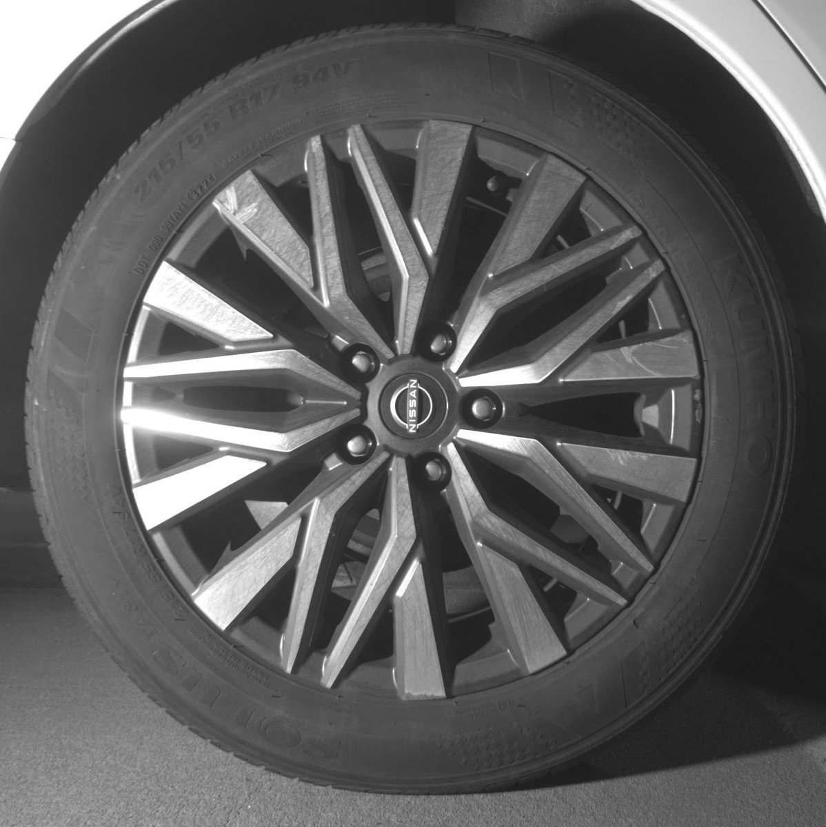 Used 2025 Nissan Altima 2.5 SV FWD image 15