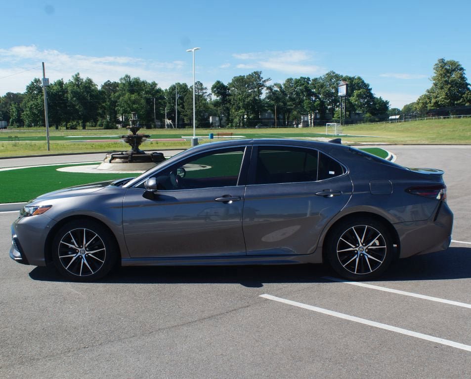 Used 2023 Toyota Camry SE w/ Audio Upgrade Package FWD image 12
