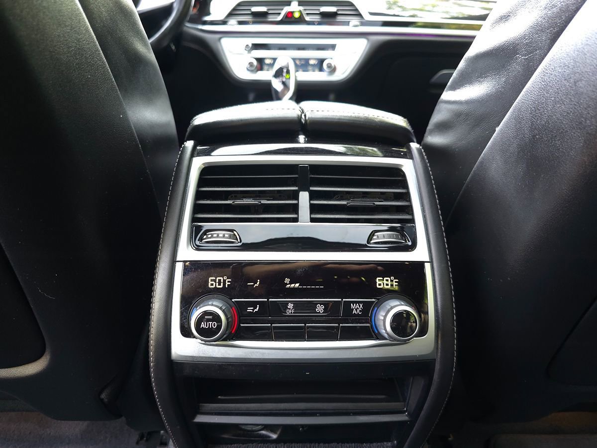 Used 2022 BMW 740i xDrive w/ M Sport Package AWD/4WD image 17