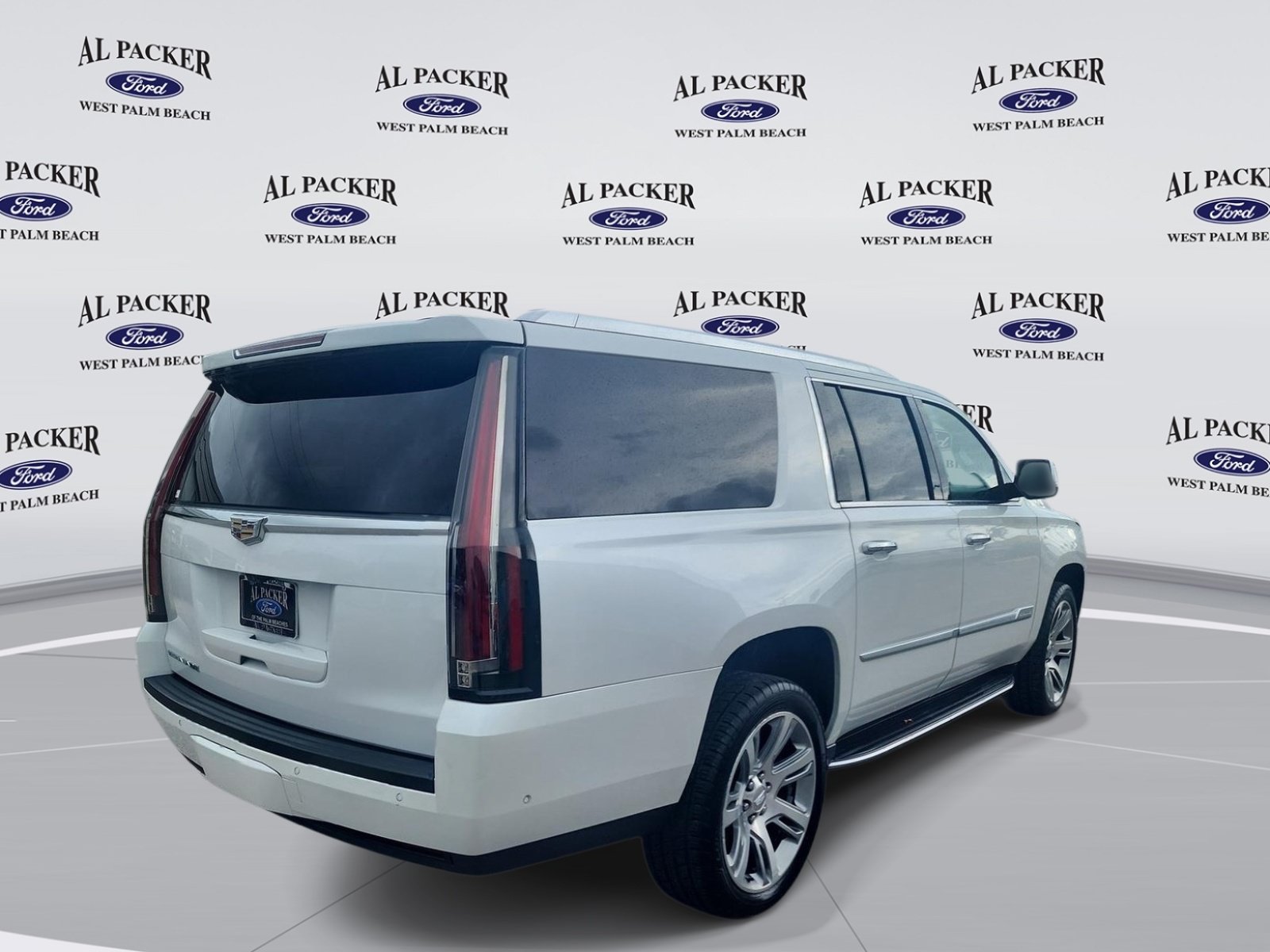 Used 2019 Cadillac Escalade ESV Luxury RWD image 6