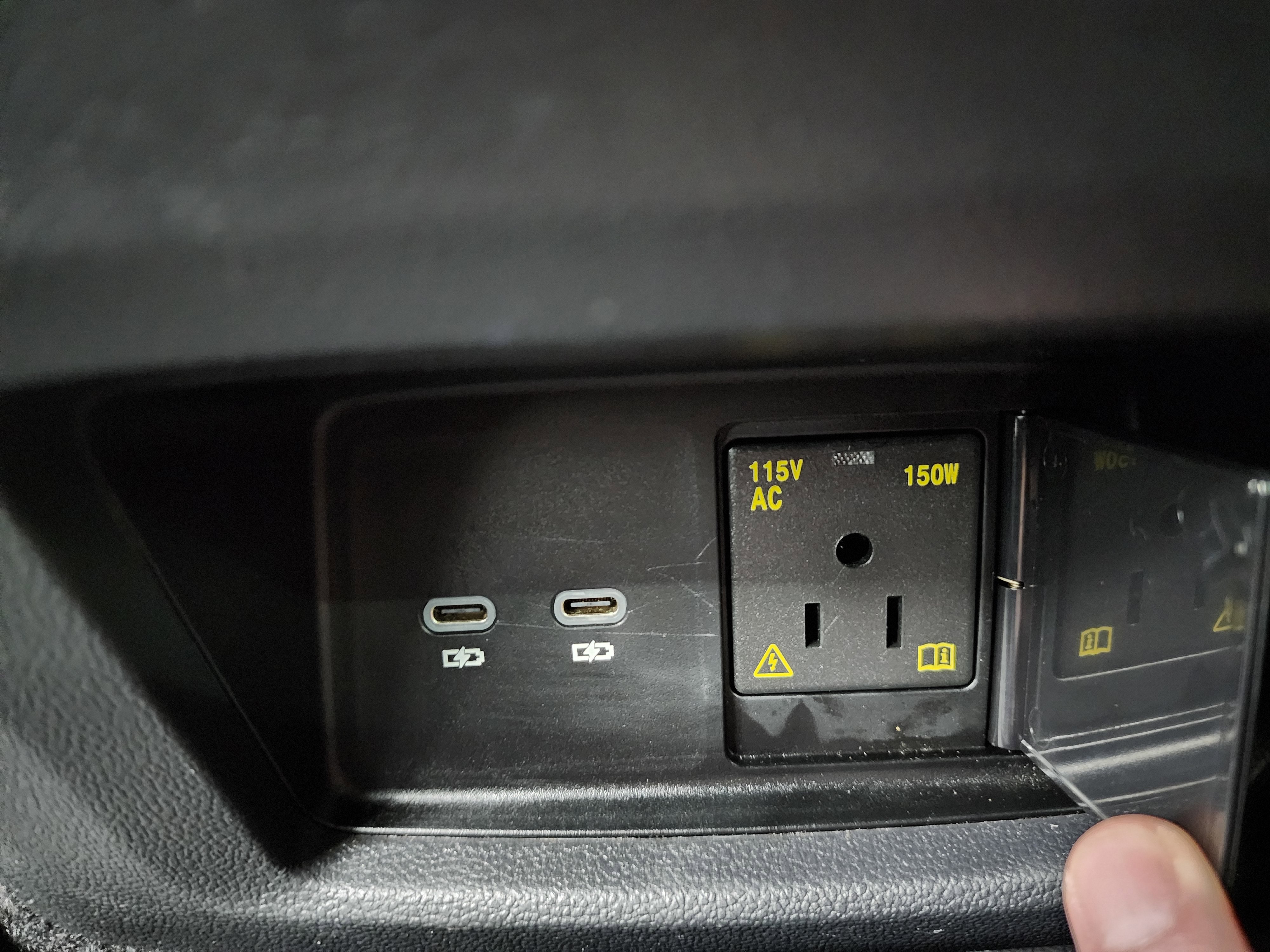 Used 2025 Volkswagen Atlas SE image 41