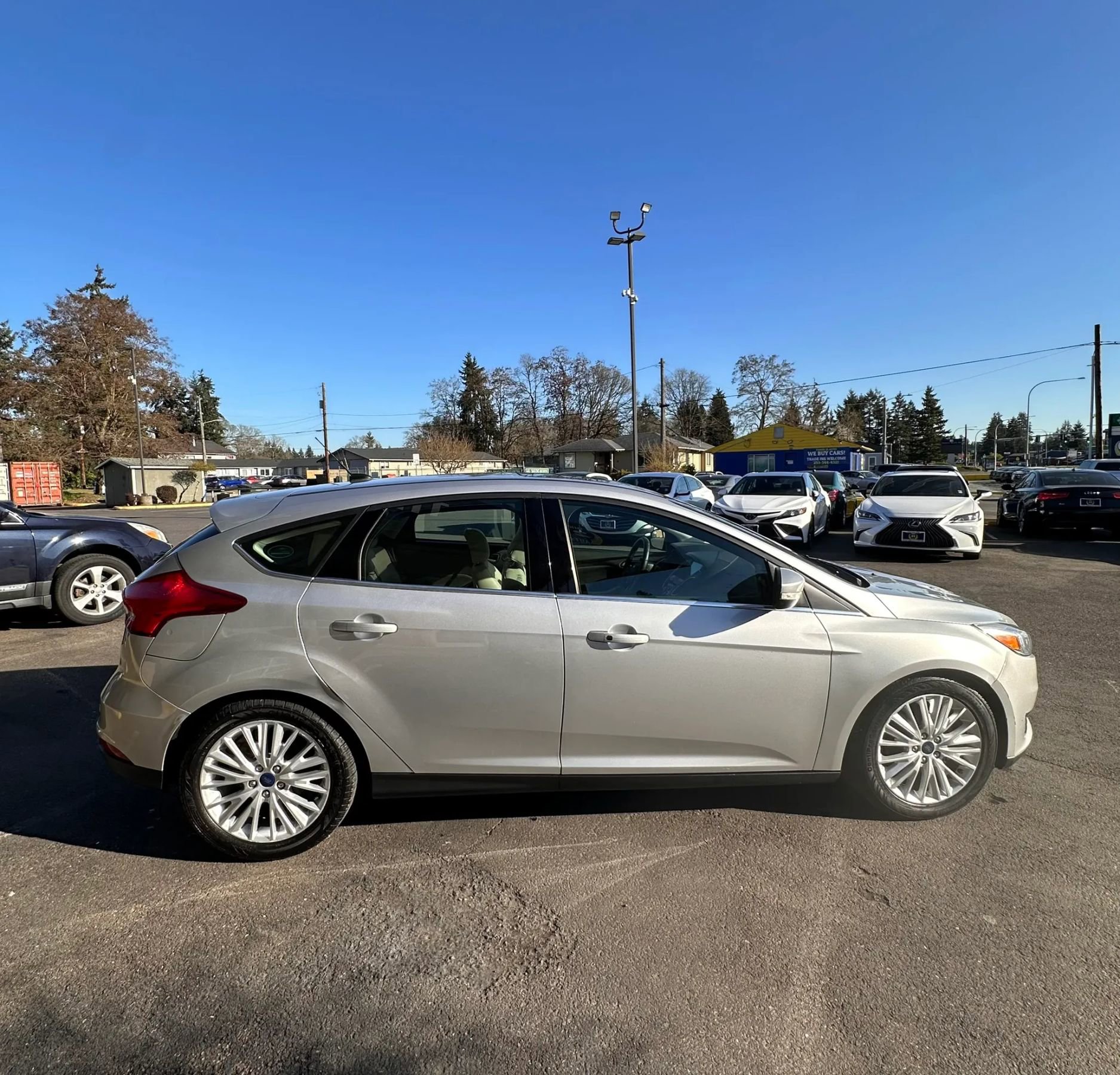 Used 2018 Ford Focus Titanium FWD image 7
