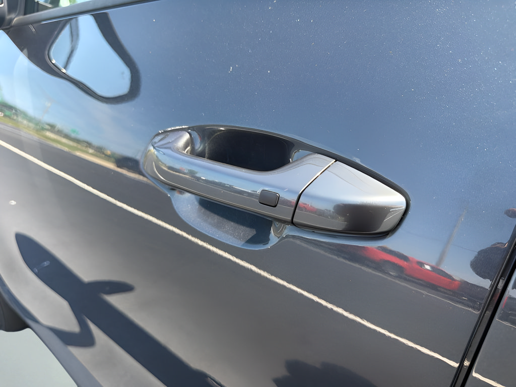Used 2025 Kia Seltos S FWD image 9