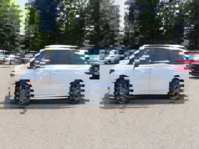 New 2026 Honda Odyssey Touring image 3