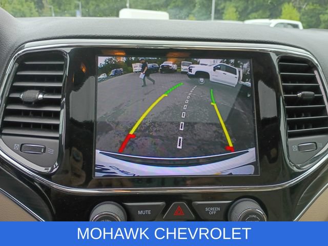 Used 2020 Jeep Grand Cherokee Limited AWD/4WD image 15