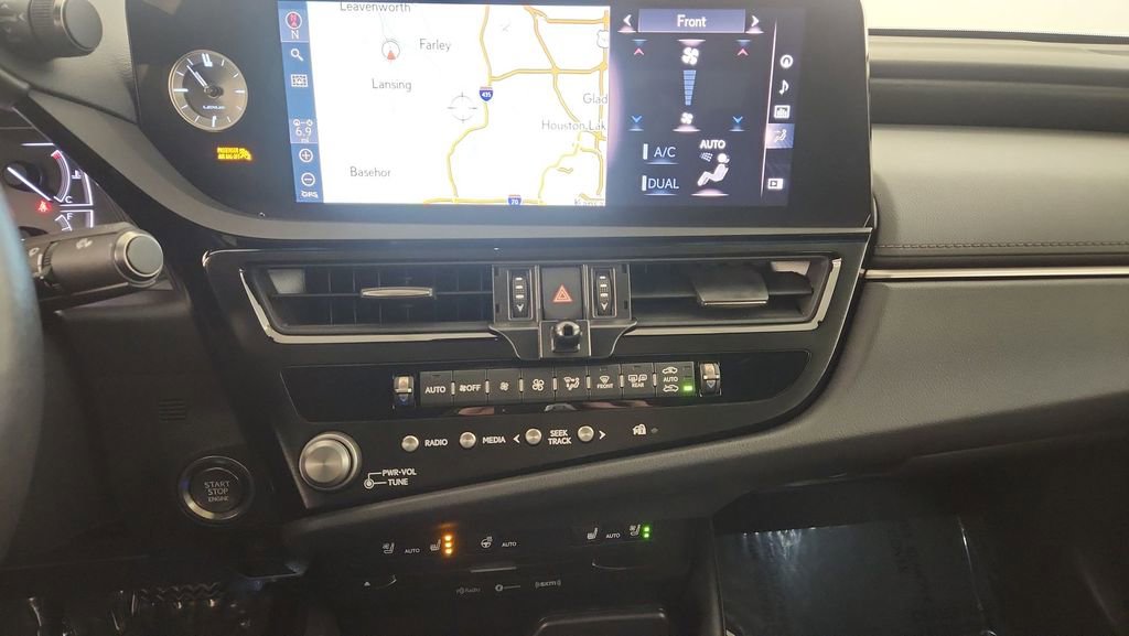 Used 2022 Lexus ES 250 w/ Premium Package AWD/4WD image 17