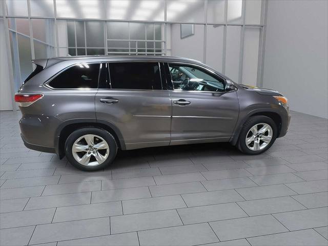 Certified 2016 Toyota Highlander Limited Platinum w/ Protection Package #3 AWD/4WD image 9